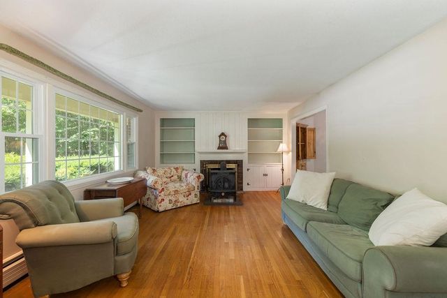 155 Job Seamans Acres, New London, NH 03257