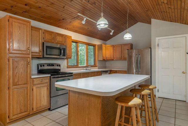 155 Job Seamans Acres, New London, NH 03257