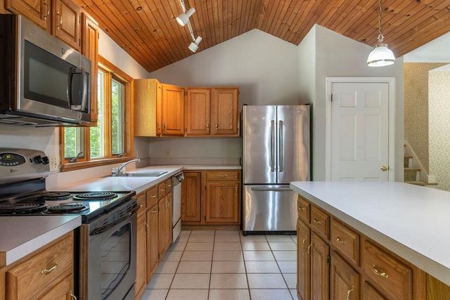 155 Job Seamans Acres, New London, NH 03257