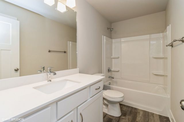 2426 E 50th Court, Des Moines, IA 50317