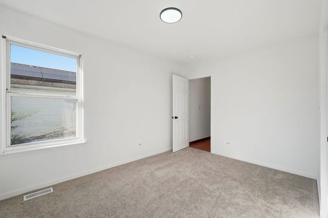 657 S Mcalister Avenue, Waukegan, IL 60085