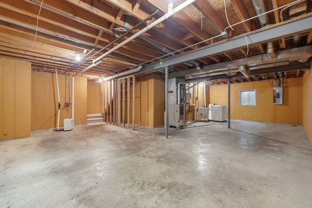 657 S Mcalister Avenue, Waukegan, IL 60085