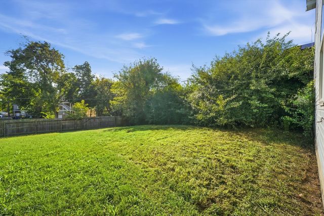 657 S Mcalister Avenue, Waukegan, IL 60085