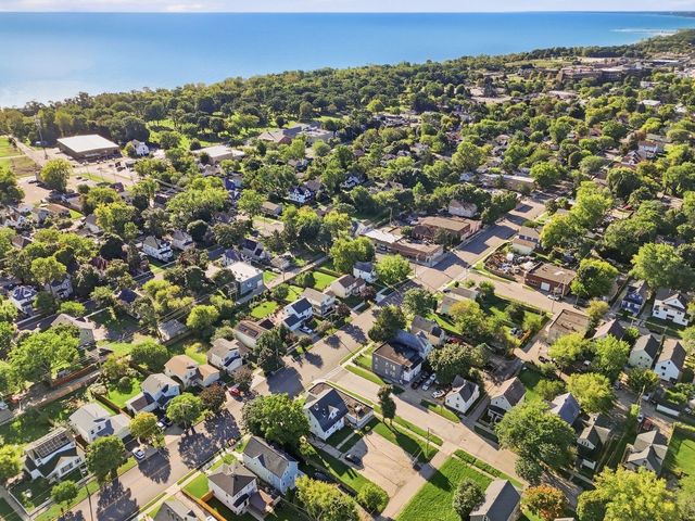 657 S Mcalister Avenue, Waukegan, IL 60085
