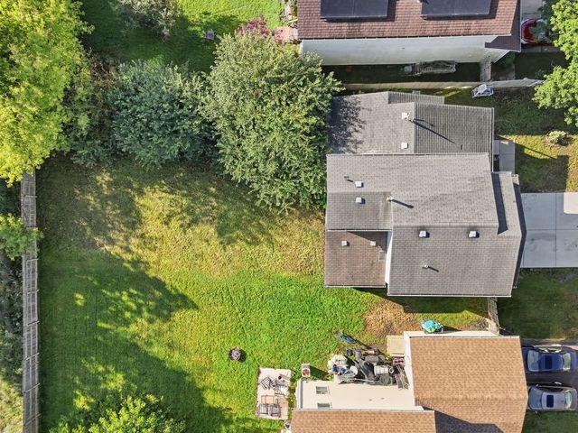 657 S Mcalister Avenue, Waukegan, IL 60085