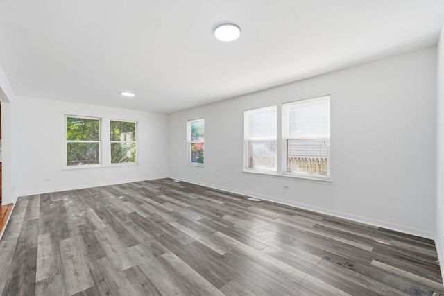 657 S Mcalister Avenue, Waukegan, IL 60085