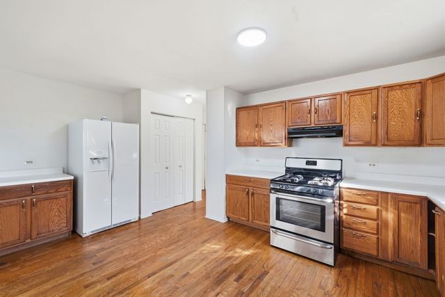 657 S Mcalister Avenue, Waukegan, IL 60085