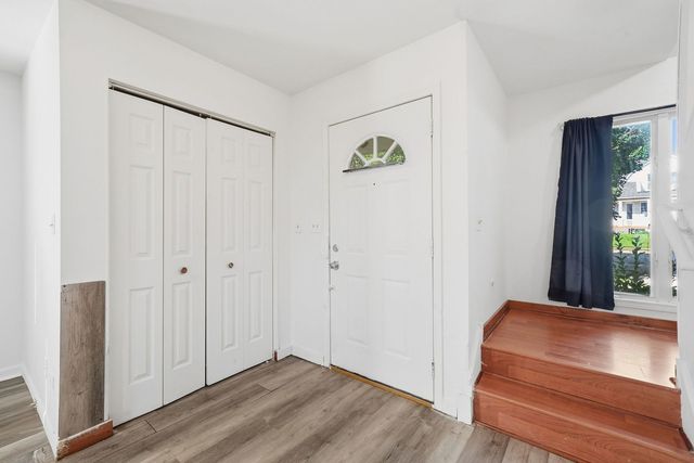 657 S Mcalister Avenue, Waukegan, IL 60085