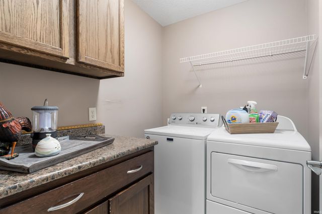 8735 Kilikenny Cove, Fort Wayne, IN 46835