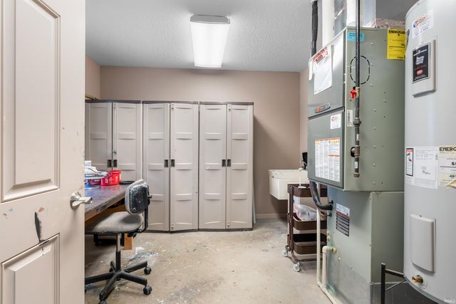 8735 Kilikenny Cove, Fort Wayne, IN 46835