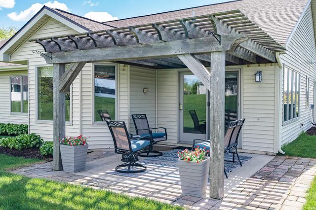 8735 Kilikenny Cove, Fort Wayne, IN 46835