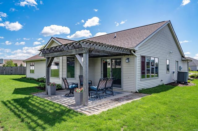 8735 Kilikenny Cove, Fort Wayne, IN 46835