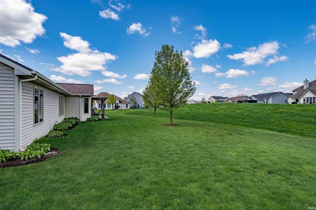 8735 Kilikenny Cove, Fort Wayne, IN 46835