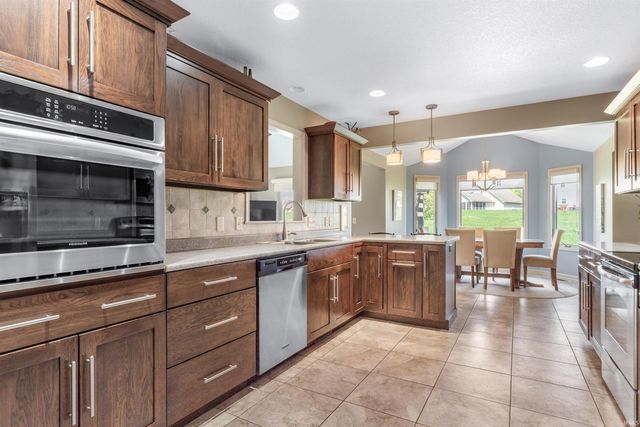 8735 Kilikenny Cove, Fort Wayne, IN 46835