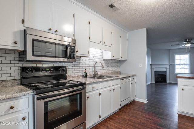 520 Lake Road A&B, Greenville, NC 27834