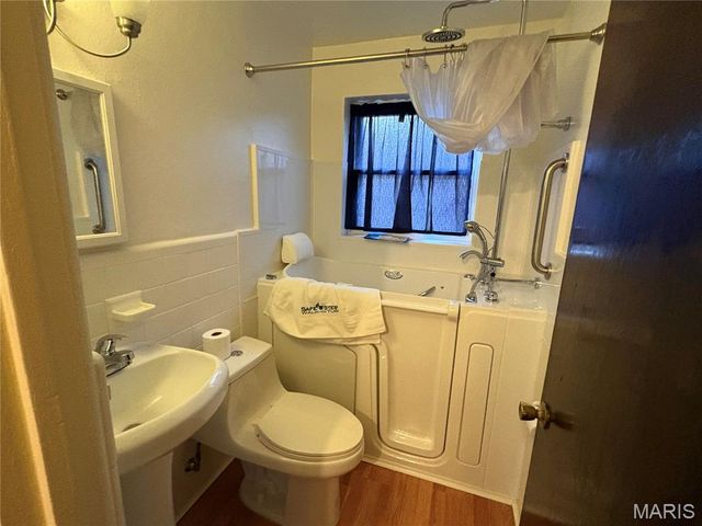 7844 Drexel Drive, University City, MO 63130