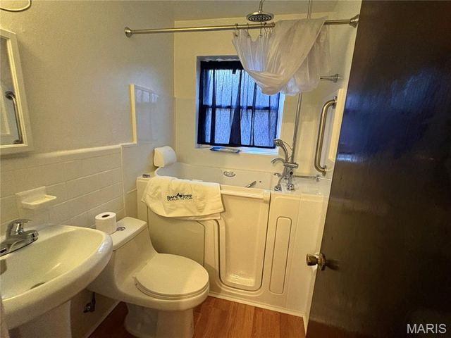 7844 Drexel Drive, University City, MO 63130