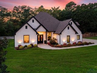 4301 Windrush Blvd, Longview, TX 75604