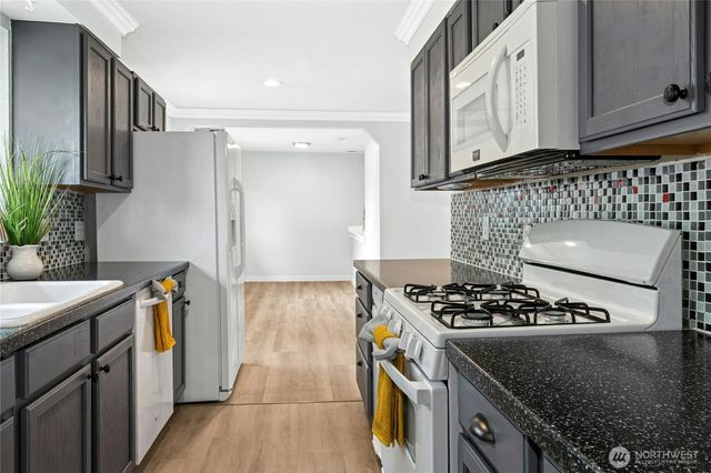 1979 Meridian Street, Oak Harbor, WA 98277