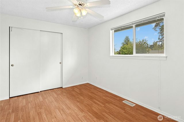 1979 Meridian Street, Oak Harbor, WA 98277