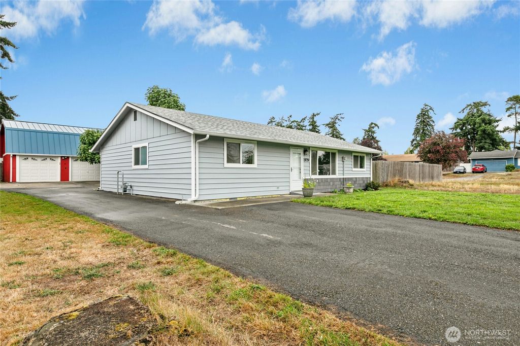 1979 Meridian Street, Oak Harbor, WA 98277
