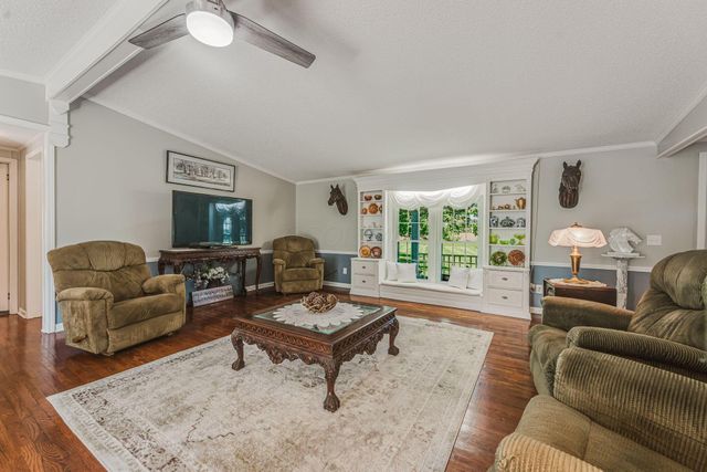 6967 Hollow Road SW, Pataskala, OH 43062