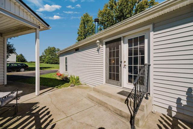6967 Hollow Road SW, Pataskala, OH 43062