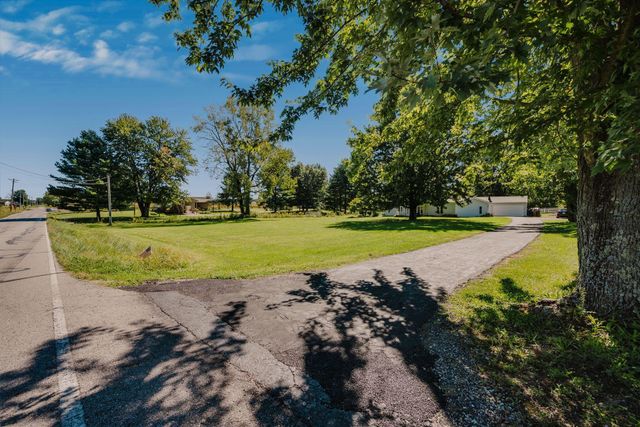 6967 Hollow Road SW, Pataskala, OH 43062