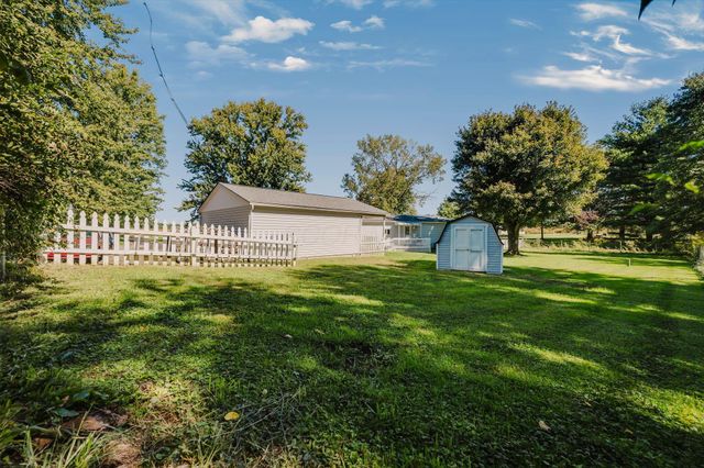 6967 Hollow Road SW, Pataskala, OH 43062