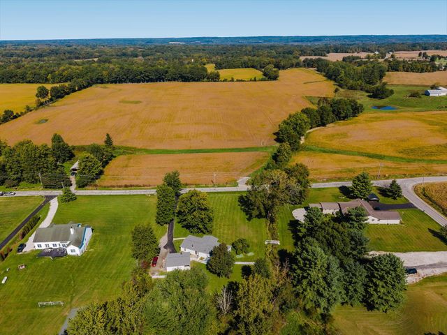 6967 Hollow Road SW, Pataskala, OH 43062