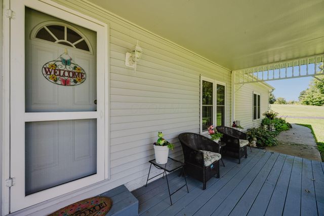 6967 Hollow Road SW, Pataskala, OH 43062