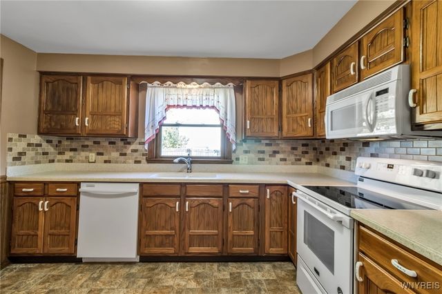 8499 Stringham Drive, Batavia, NY 14020