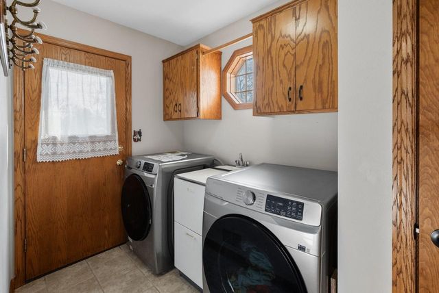 N53W15161 Glenmeadow COURT, Menomonee Falls, WI 53051