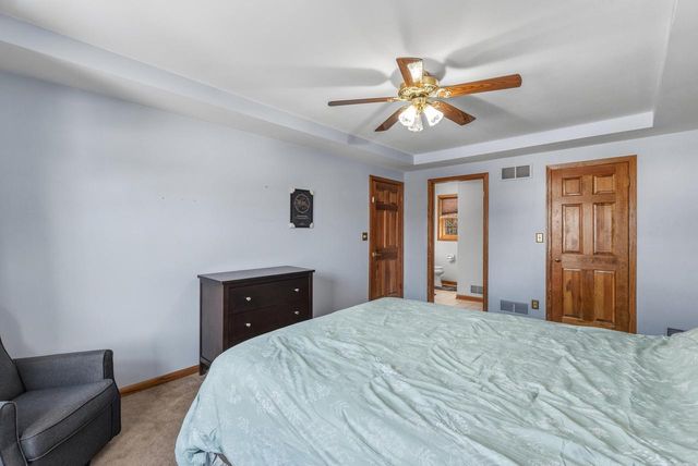 N53W15161 Glenmeadow COURT, Menomonee Falls, WI 53051