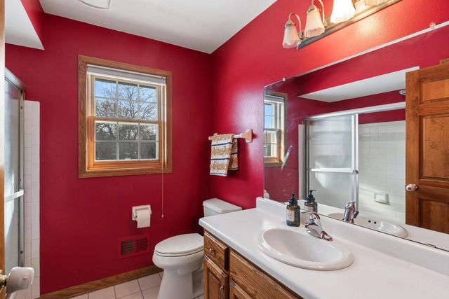 N53W15161 Glenmeadow COURT, Menomonee Falls, WI 53051