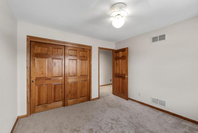 N53W15161 Glenmeadow COURT, Menomonee Falls, WI 53051