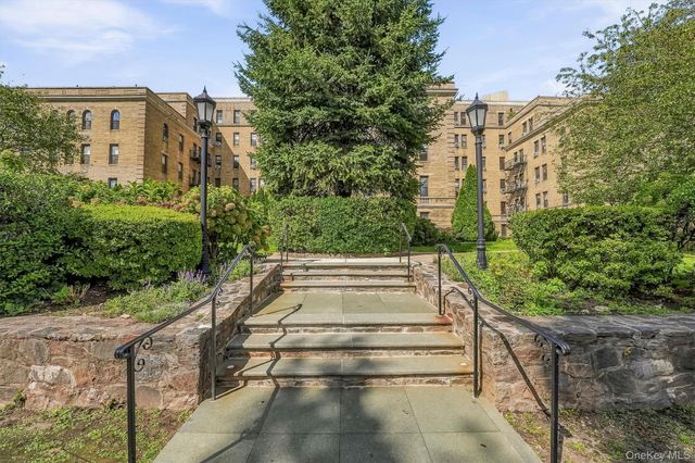 43 Calton Road 3D, New Rochelle, NY 10804