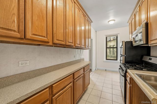 43 Calton Road 3D, New Rochelle, NY 10804