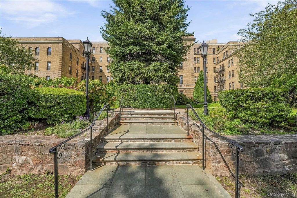 43 Calton Road 3D, New Rochelle, NY 10804 — photo 2