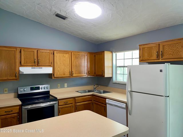 2425 Cogan Drive 23, Palm Bay, FL 32909