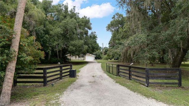 4613 Orange River Loop RD, Fort Myers, FL 33905