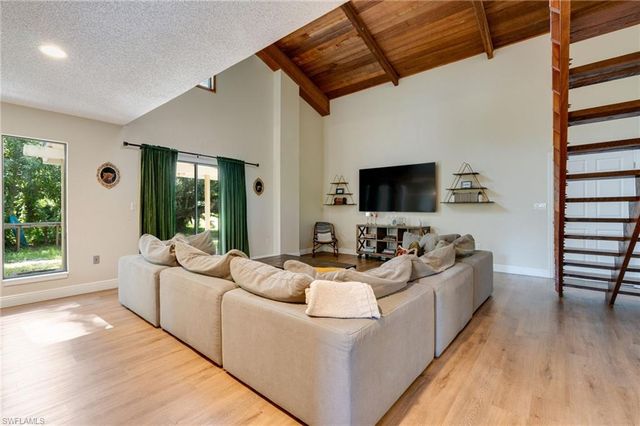 4613 Orange River Loop RD, Fort Myers, FL 33905