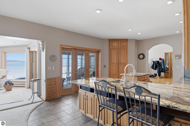 10 S Stony Point Road, Suttons Bay, MI 49682