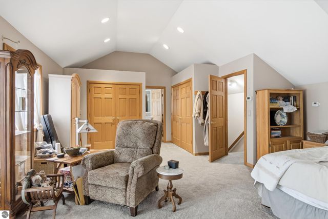 10 S Stony Point Road, Suttons Bay, MI 49682