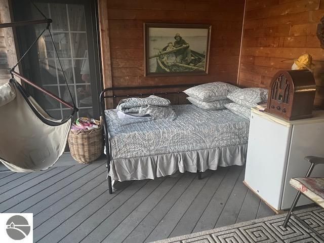 10 S Stony Point Road, Suttons Bay, MI 49682