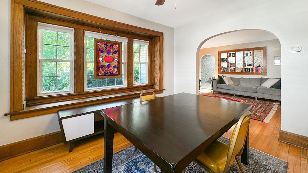 1914 40th Place, Des Moines, IA 50310