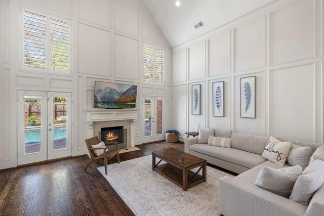 39 Watertree Court, The Woodlands, TX 77380