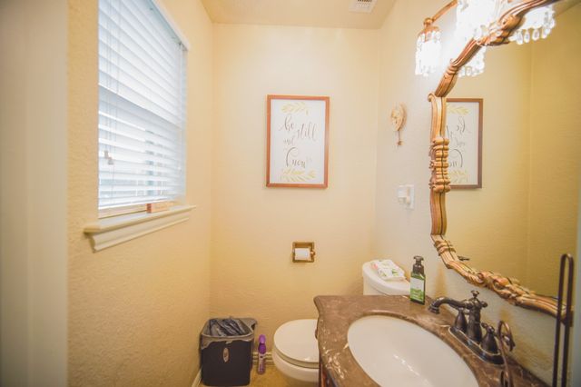 128 Oak Creek Street, Jacksboro, TX 76458