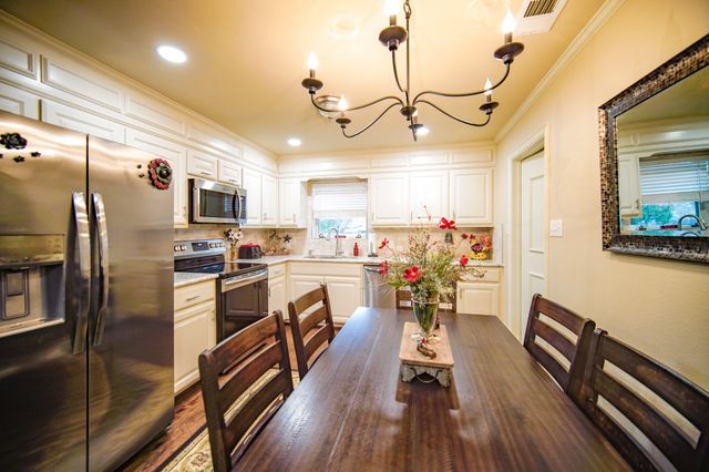 128 Oak Creek Street, Jacksboro, TX 76458