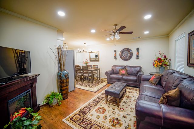 128 Oak Creek Street, Jacksboro, TX 76458